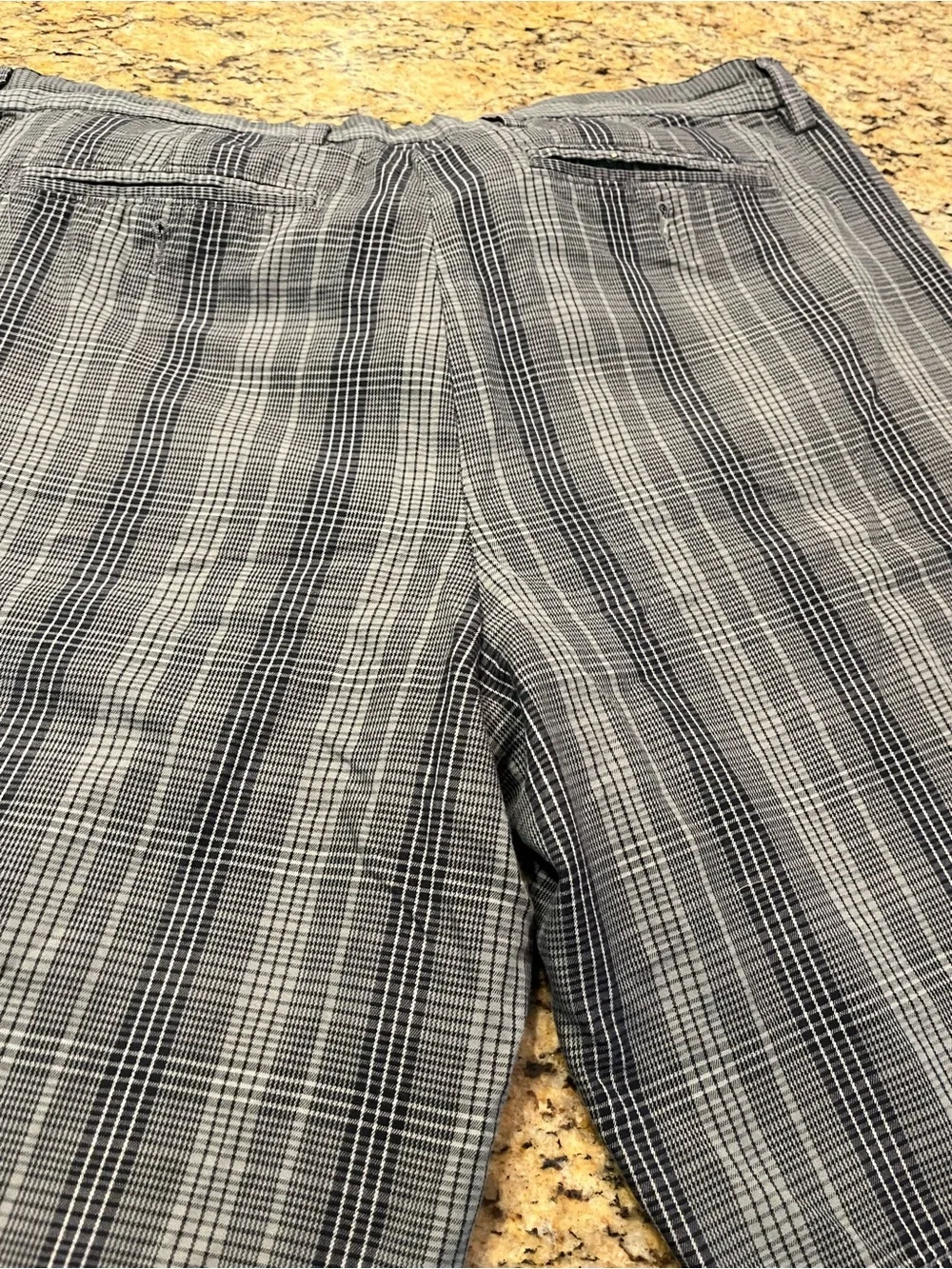 Apt. 9 Men's Gray Plaid Flat Front Shorts